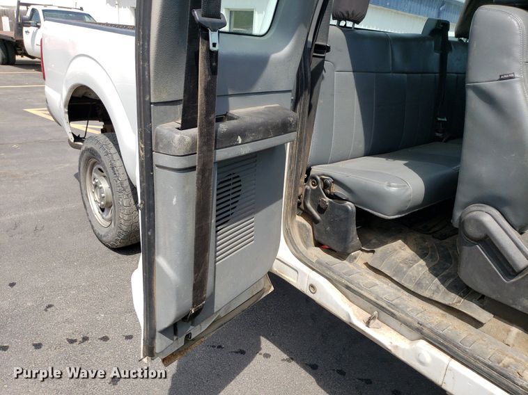 image for item DP7870 2013 Ford F250 Super Duty  SuperCab pickup truck