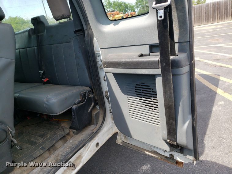 image for item DP7870 2013 Ford F250 Super Duty  SuperCab pickup truck