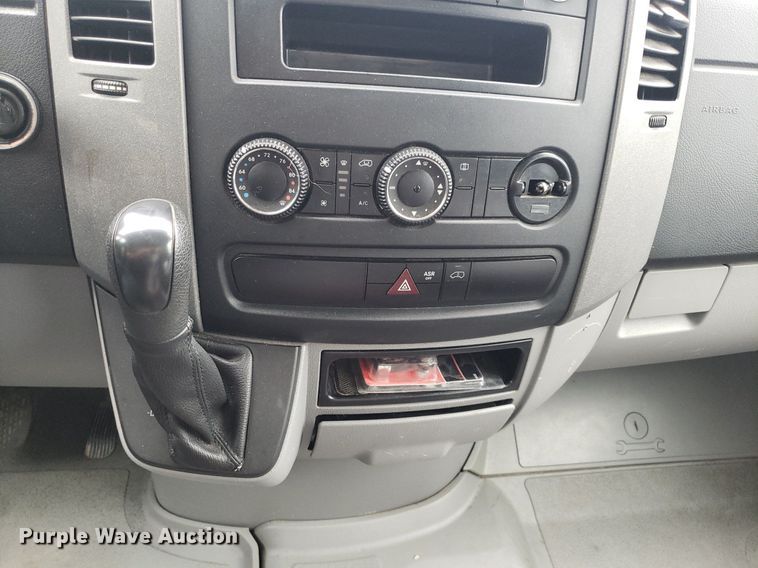 image for item DP7875 2011 Mercedes Benz Sprinter  box truck