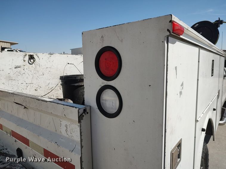 image for item DQ0482 2016 Chevrolet Silverado 2500HD  utility bed pickup truck