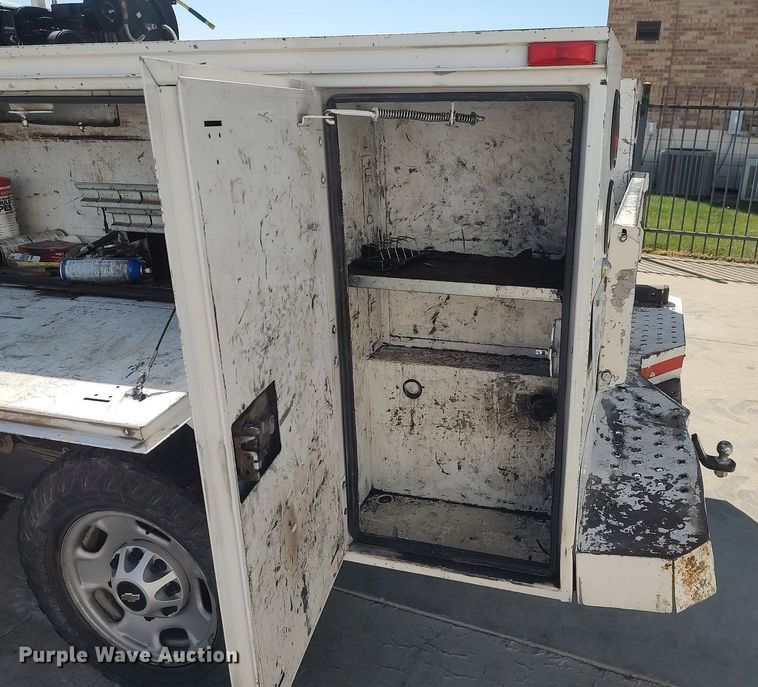 image for item DQ0482 2016 Chevrolet Silverado 2500HD  utility bed pickup truck