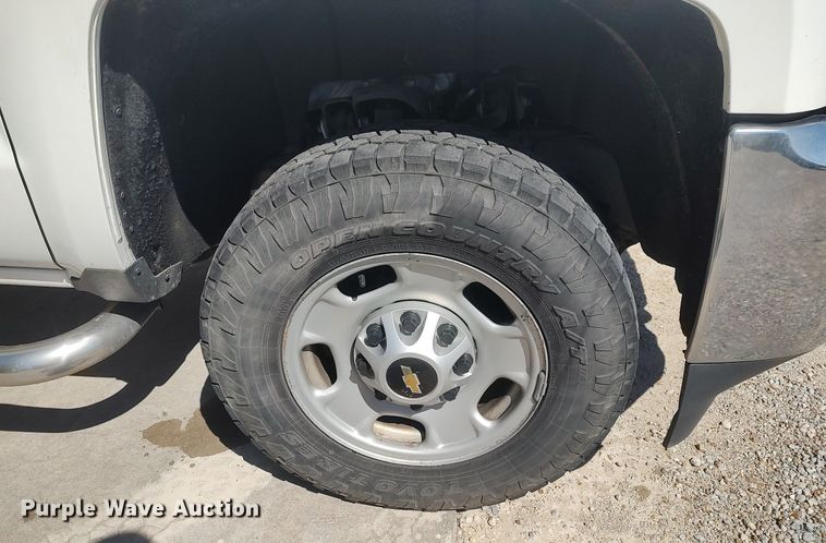 image for item DQ0482 2016 Chevrolet Silverado 2500HD  utility bed pickup truck