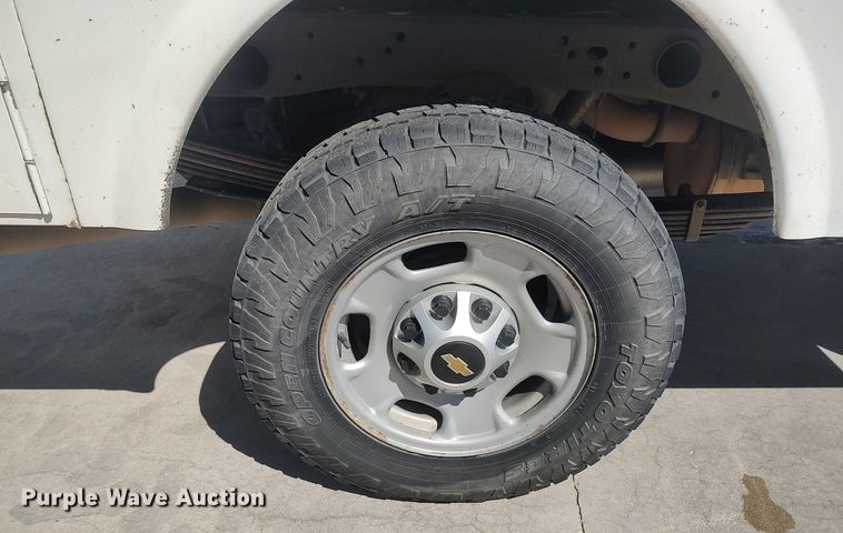 image for item DQ0482 2016 Chevrolet Silverado 2500HD  utility bed pickup truck