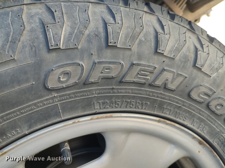 image for item DQ0482 2016 Chevrolet Silverado 2500HD  utility bed pickup truck