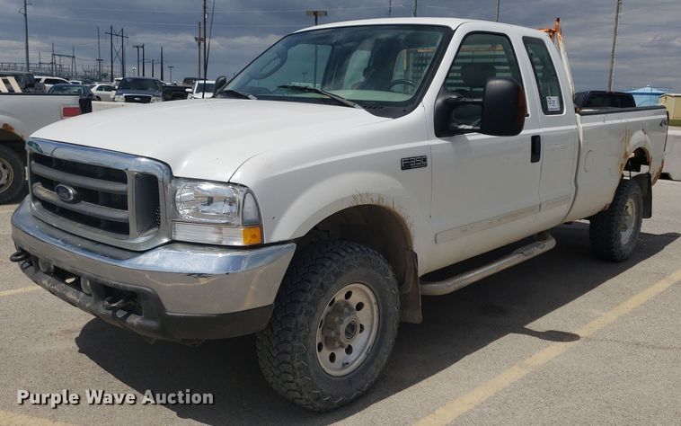 image for item DQ0568 2003 Ford F350 Super Duty  SuperCab pickup truck