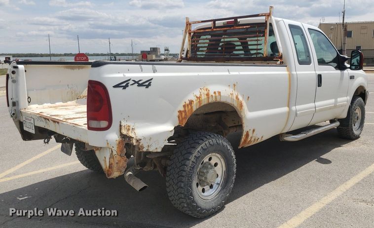 image for item DQ0568 2003 Ford F350 Super Duty  SuperCab pickup truck