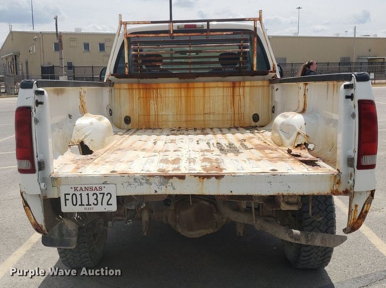 image for item DQ0568 2003 Ford F350 Super Duty  SuperCab pickup truck