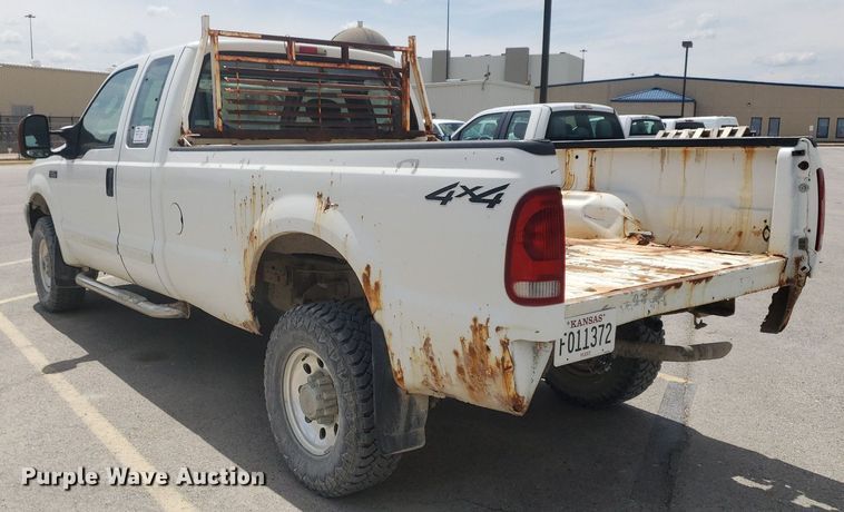 image for item DQ0568 2003 Ford F350 Super Duty  SuperCab pickup truck