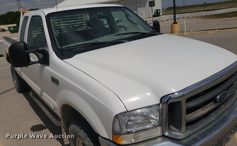 image for item DQ0568 2003 Ford F350 Super Duty  SuperCab pickup truck