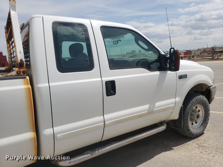 image for item DQ0568 2003 Ford F350 Super Duty  SuperCab pickup truck