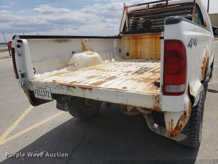 image for item DQ0568 2003 Ford F350 Super Duty  SuperCab pickup truck