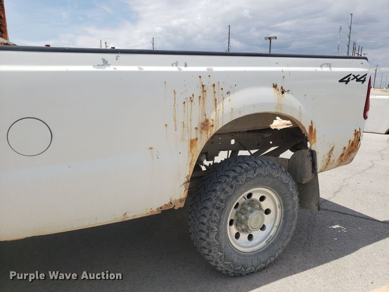 image for item DQ0568 2003 Ford F350 Super Duty  SuperCab pickup truck