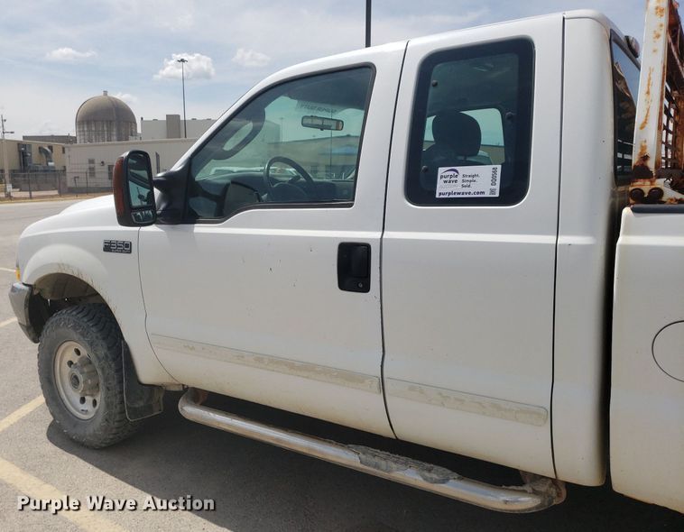 image for item DQ0568 2003 Ford F350 Super Duty  SuperCab pickup truck