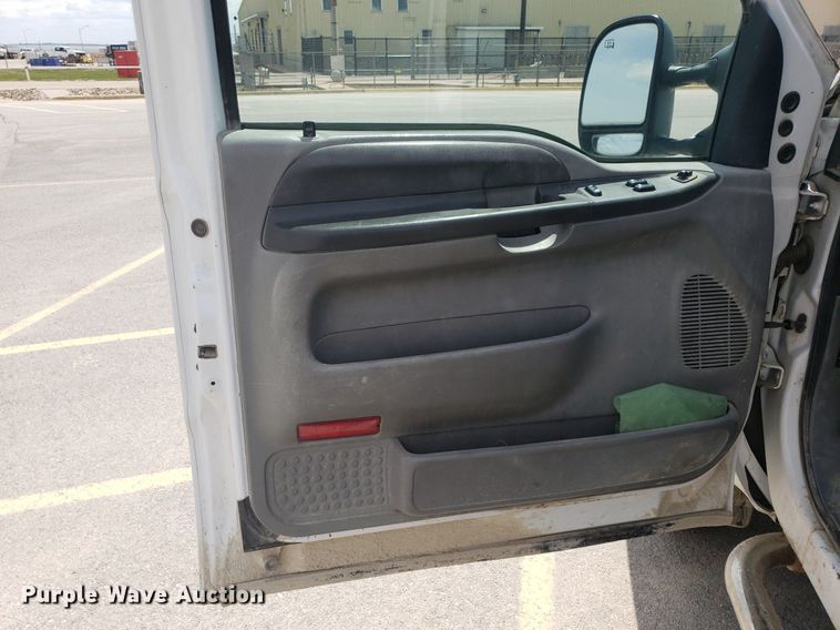 image for item DQ0568 2003 Ford F350 Super Duty  SuperCab pickup truck