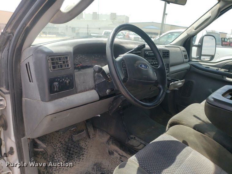 image for item DQ0568 2003 Ford F350 Super Duty  SuperCab pickup truck