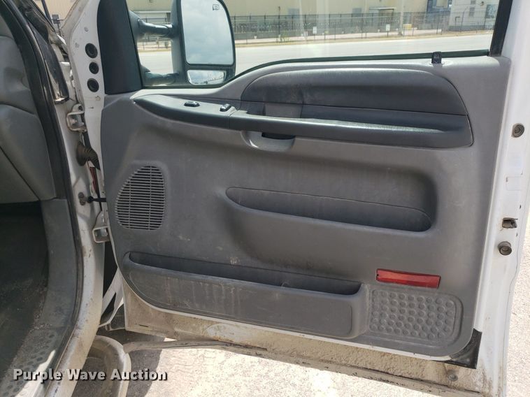 image for item DQ0568 2003 Ford F350 Super Duty  SuperCab pickup truck