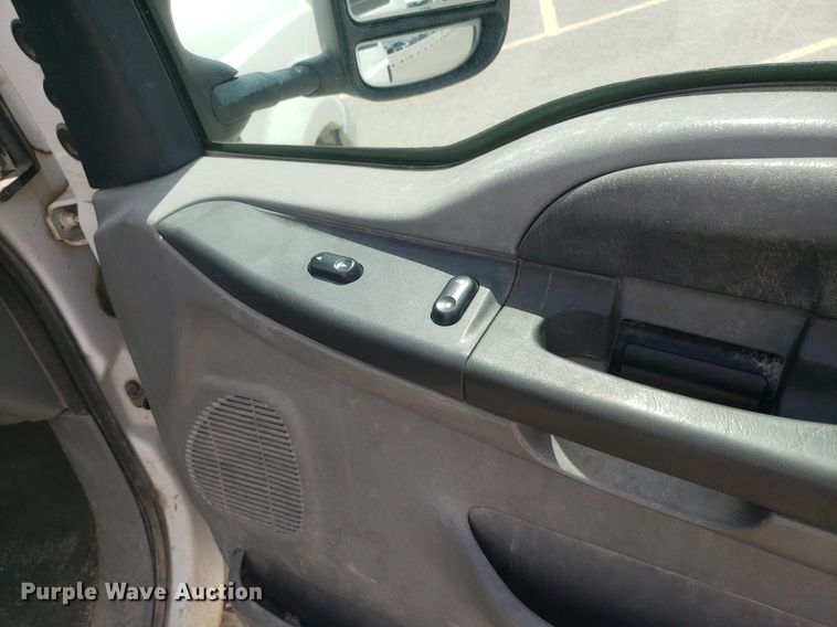 image for item DQ0568 2003 Ford F350 Super Duty  SuperCab pickup truck