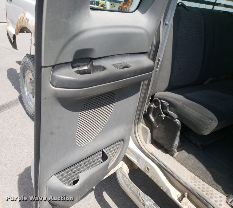 image for item DQ0568 2003 Ford F350 Super Duty  SuperCab pickup truck