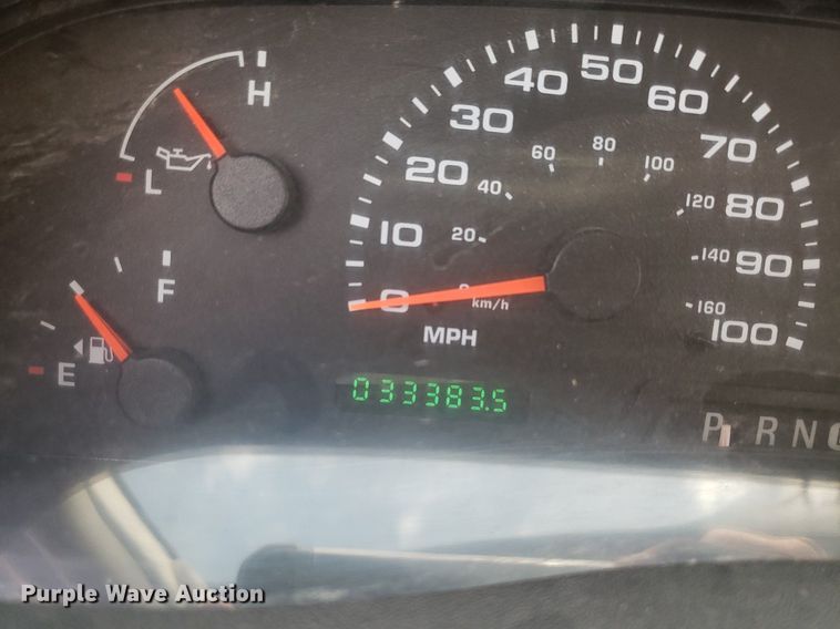 image for item DQ0571 2003 Ford F350 Super Duty  Crew Cab flatbed pickup truck