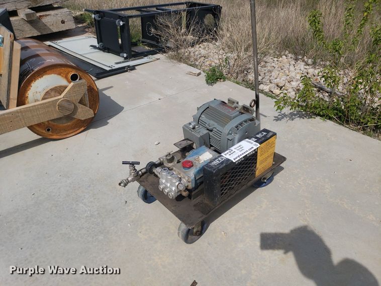 image for item DQ0573 General Electric  pressure tester