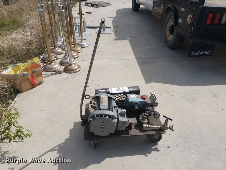 image for item DQ0573 General Electric  pressure tester