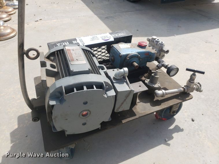 image for item DQ0573 General Electric  pressure tester