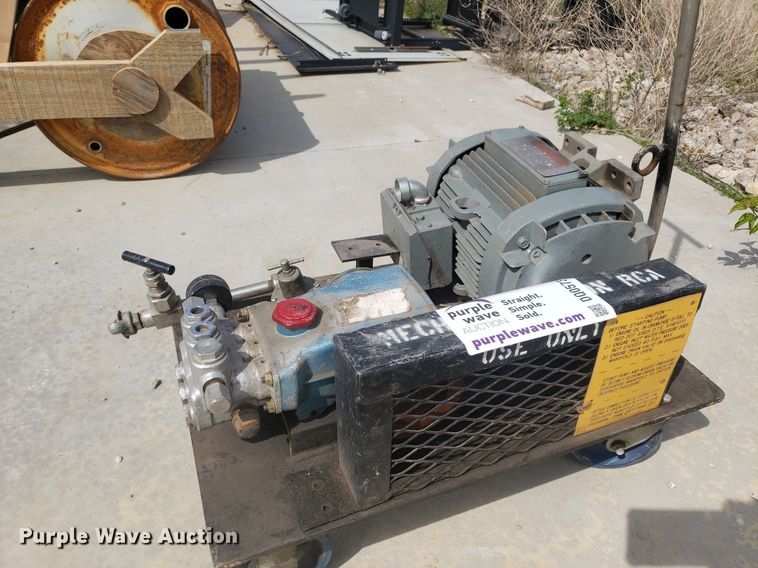 image for item DQ0573 General Electric  pressure tester