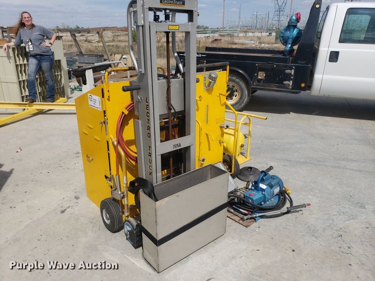 image for item DQ0574 Tools