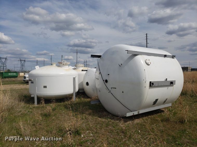 image for item DQ0575 (8) tanks