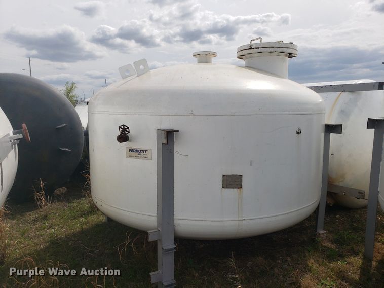 image for item DQ0575 (8) tanks