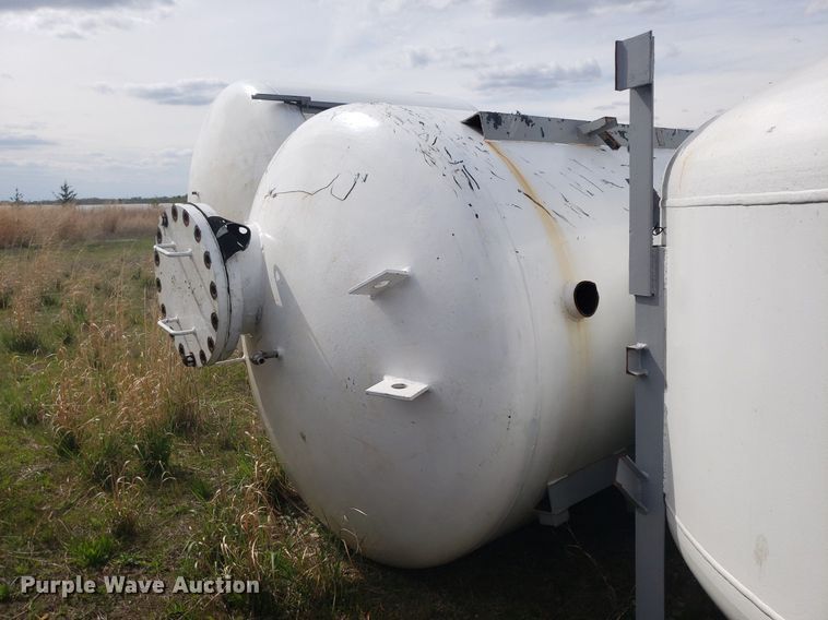 image for item DQ0575 (8) tanks