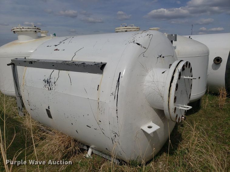 image for item DQ0575 (8) tanks