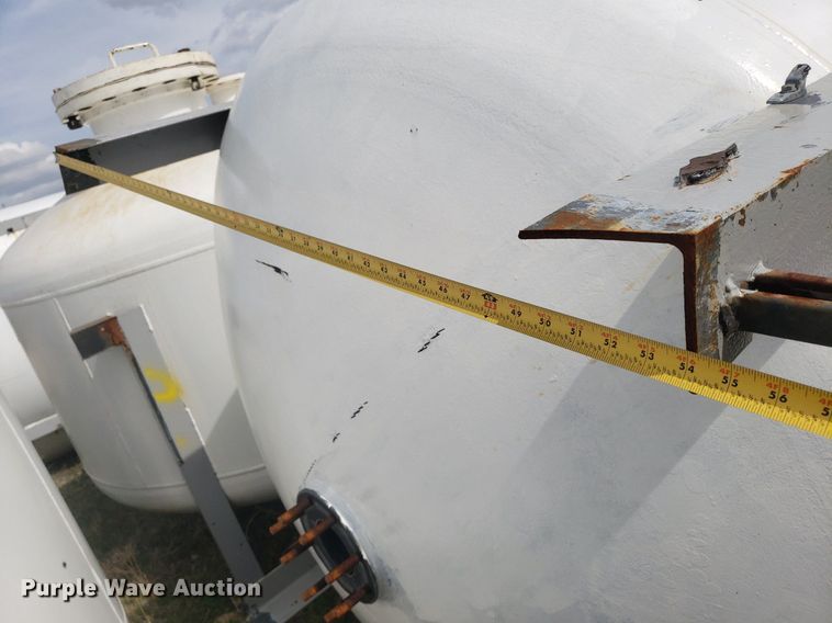 image for item DQ0575 (8) tanks