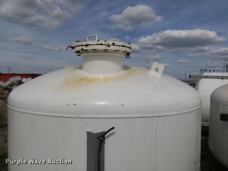 image for item DQ0575 (8) tanks