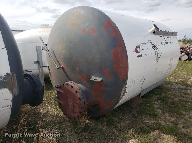 image for item DQ0575 (8) tanks