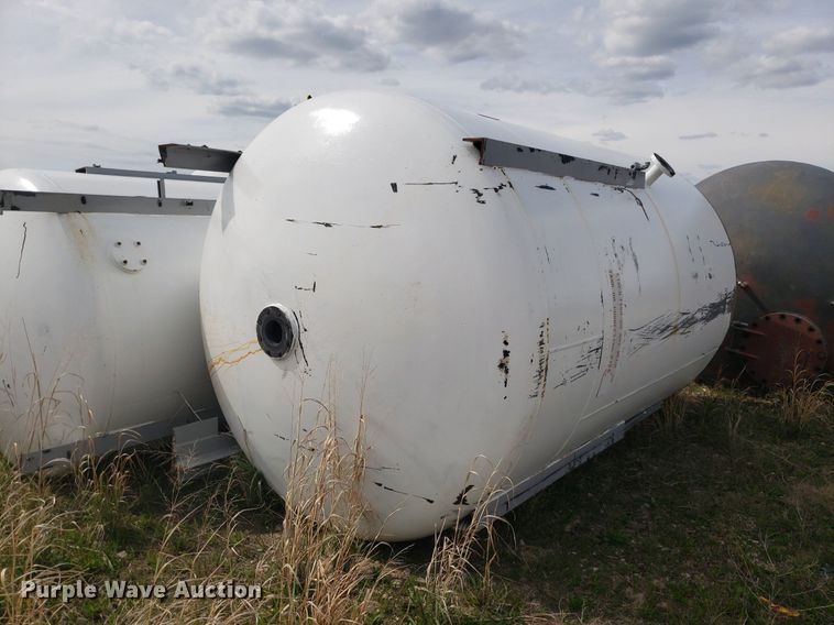 image for item DQ0575 (8) tanks