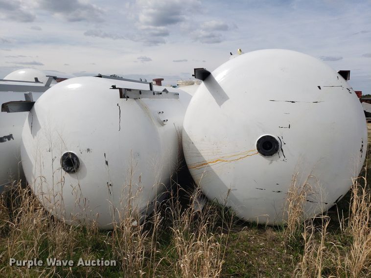 image for item DQ0575 (8) tanks