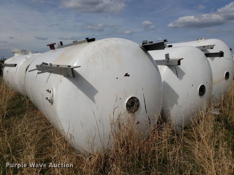 image for item DQ0575 (8) tanks