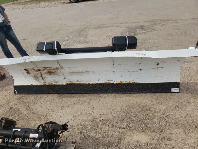 image for item DQ0577 American Equipment  102"W snow plow