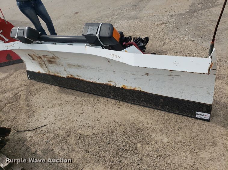 image for item DQ0577 American Equipment  102"W snow plow