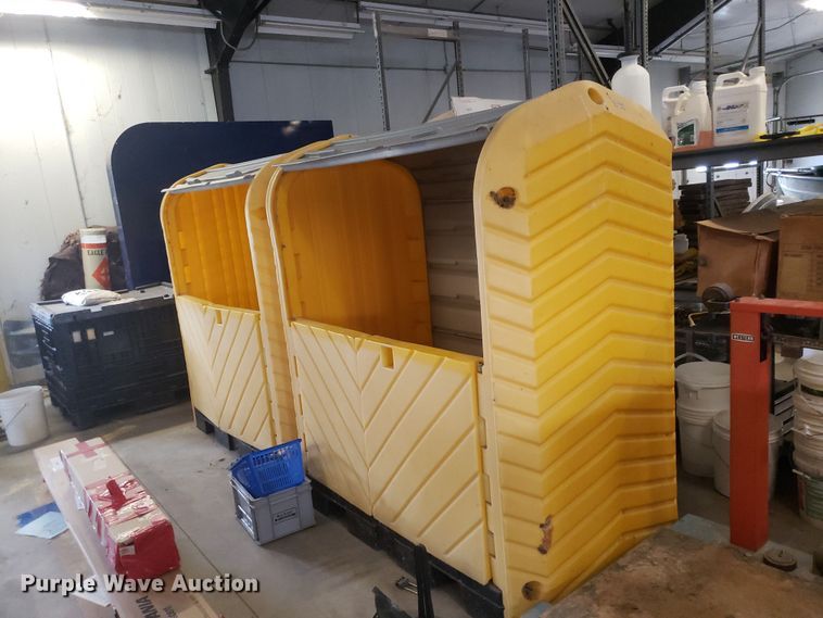 image for item DQ0579 (4) storage containers