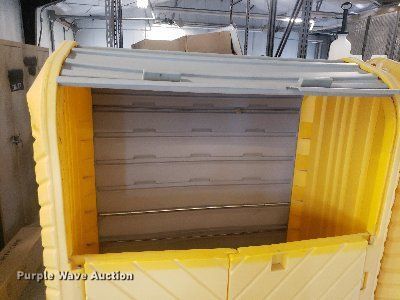 image for item DQ0579 (4) storage containers