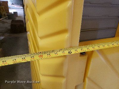 image for item DQ0579 (4) storage containers