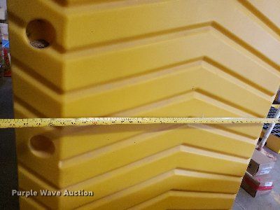 image for item DQ0579 (4) storage containers