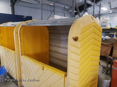 image for item DQ0579 (4) storage containers