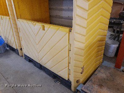 image for item DQ0579 (4) storage containers