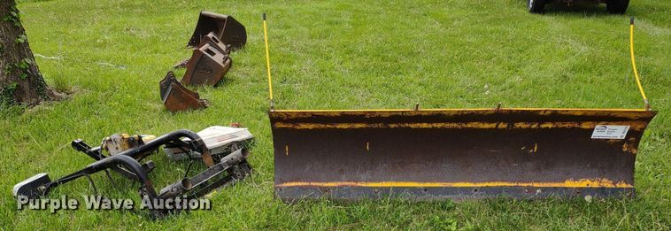 image for item DQ1710 Meyer ST-90  7'6"W snow plow