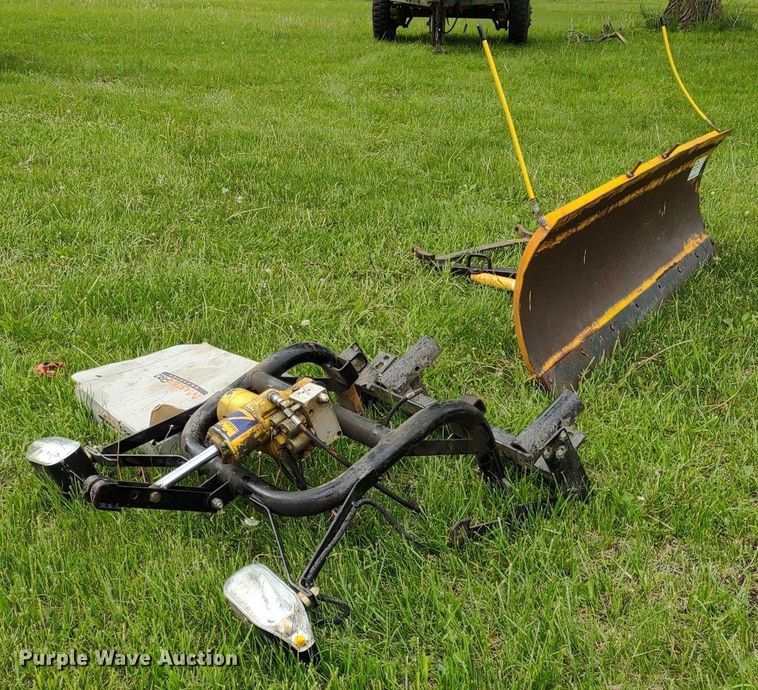 image for item DQ1710 Meyer ST-90  7'6"W snow plow