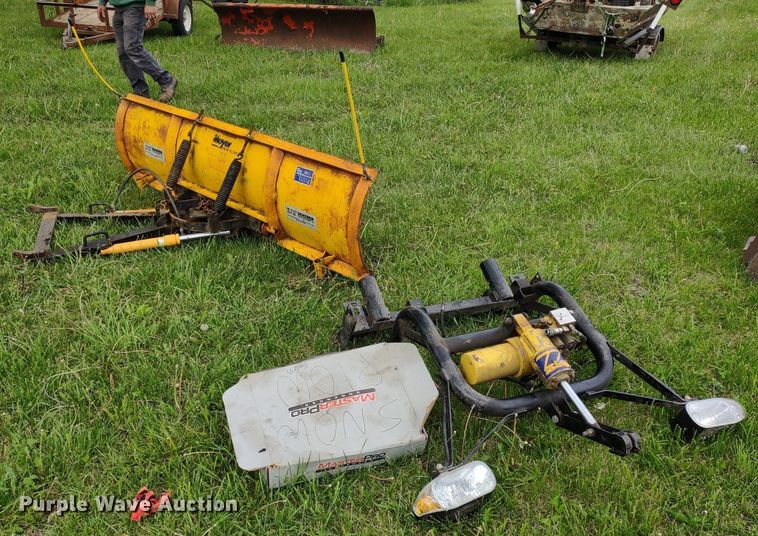 image for item DQ1710 Meyer ST-90  7'6"W snow plow