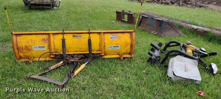 image for item DQ1710 Meyer ST-90  7'6"W snow plow